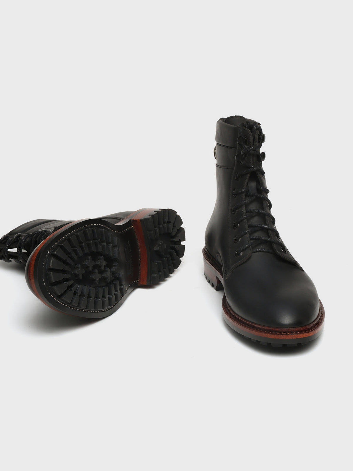 ATLAS, LACE-UP DERBY BOOT - BLACK WAXY